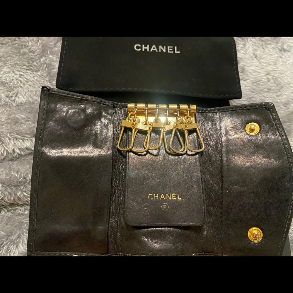 RARE CHANEL 6 key holder - Picture 10 of 15